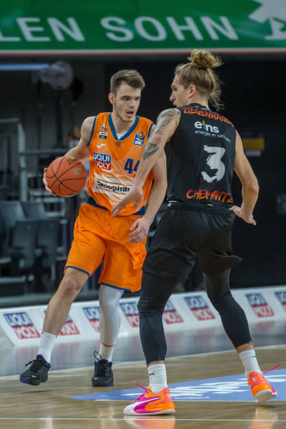 数据一如既 数据一如既