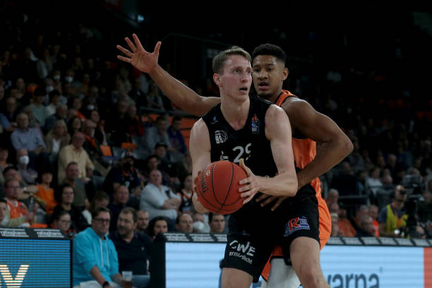 的赛场上 的赛场上