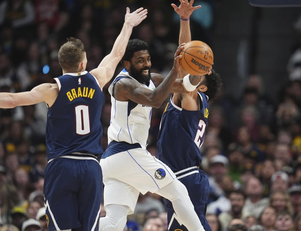 足球比赛中 足球比赛中